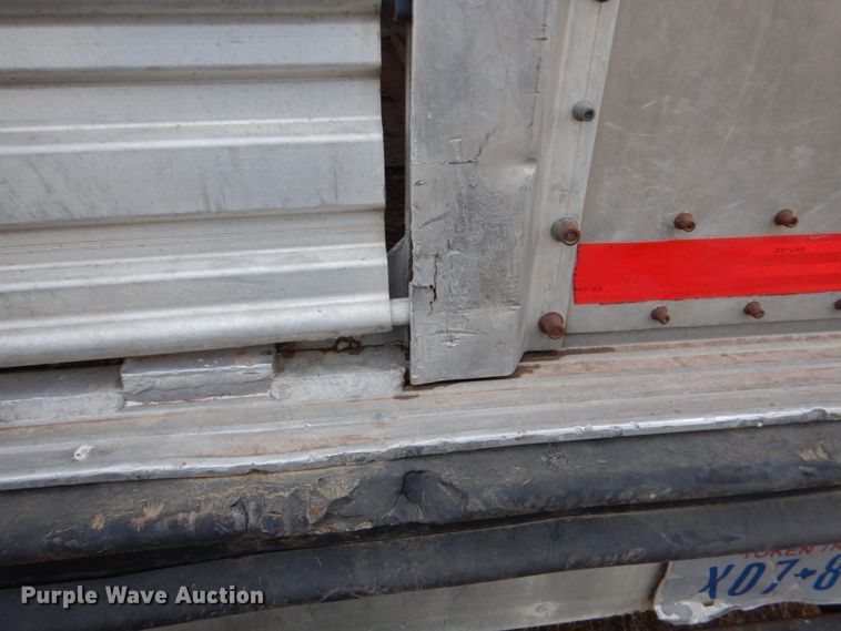 image for item DJ0767 2003 Merritt Gold Line  livestock trailer