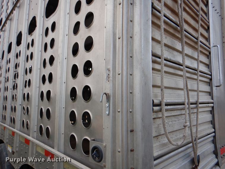 image for item DJ0767 2003 Merritt Gold Line  livestock trailer