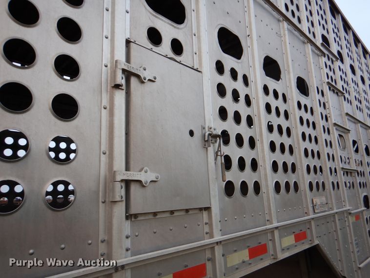 image for item DJ0767 2003 Merritt Gold Line  livestock trailer