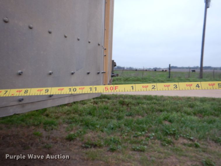 image for item DJ0767 2003 Merritt Gold Line  livestock trailer