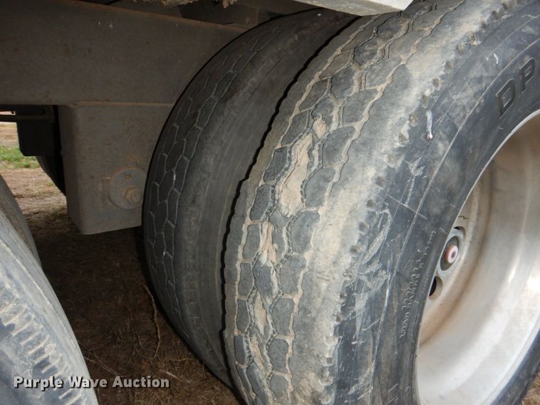 image for item DJ0767 2003 Merritt Gold Line  livestock trailer