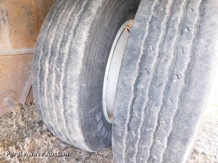 image for item DJ5963 2001 Maurer  drop deck trailer