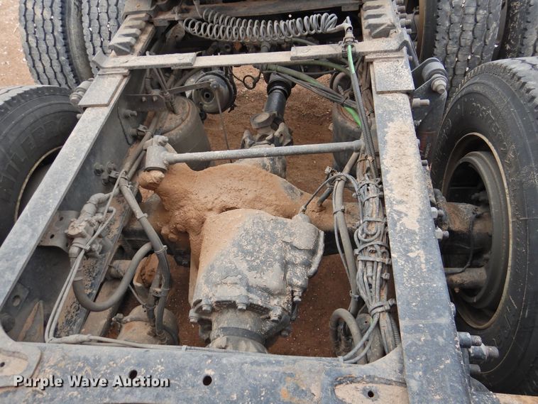 image for item DJ8327 2012 Freightliner Cascadia 125  semi truck