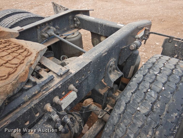 image for item DJ8327 2012 Freightliner Cascadia 125  semi truck