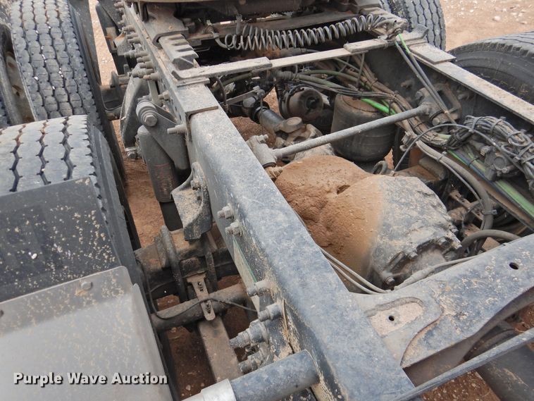 image for item DJ8327 2012 Freightliner Cascadia 125  semi truck