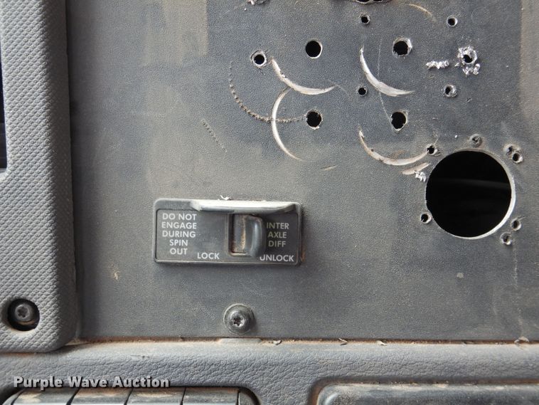 image for item DJ8327 2012 Freightliner Cascadia 125  semi truck