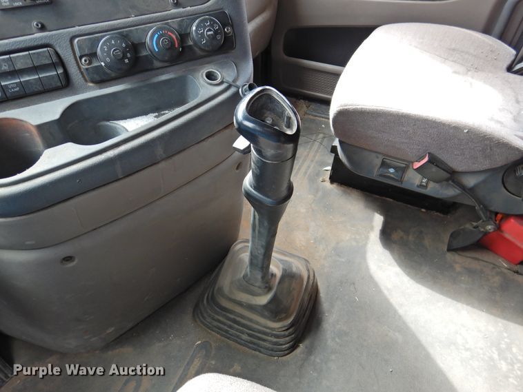 image for item DJ8327 2012 Freightliner Cascadia 125  semi truck