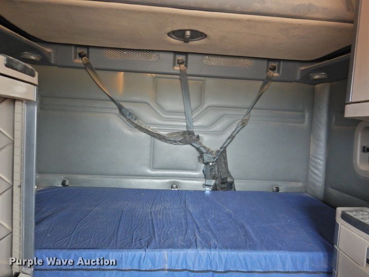 image for item DJ8327 2012 Freightliner Cascadia 125  semi truck