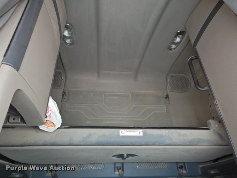 image for item DJ8327 2012 Freightliner Cascadia 125  semi truck