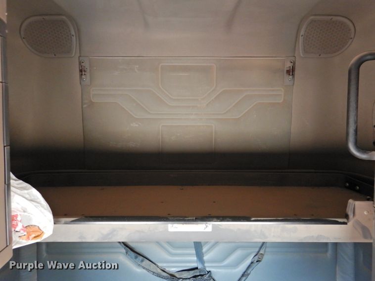 image for item DJ8327 2012 Freightliner Cascadia 125  semi truck