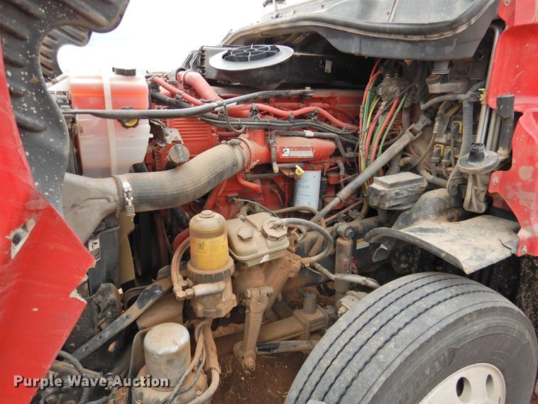 image for item DJ8327 2012 Freightliner Cascadia 125  semi truck