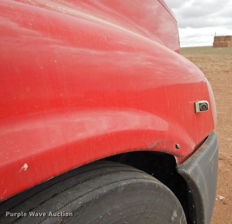 image for item DJ8327 2012 Freightliner Cascadia 125  semi truck