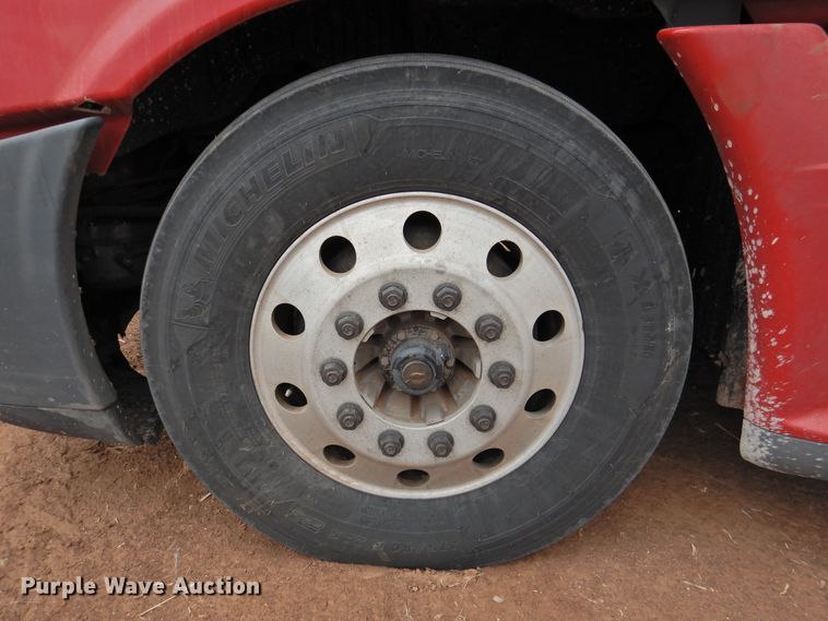 image for item DJ8327 2012 Freightliner Cascadia 125  semi truck