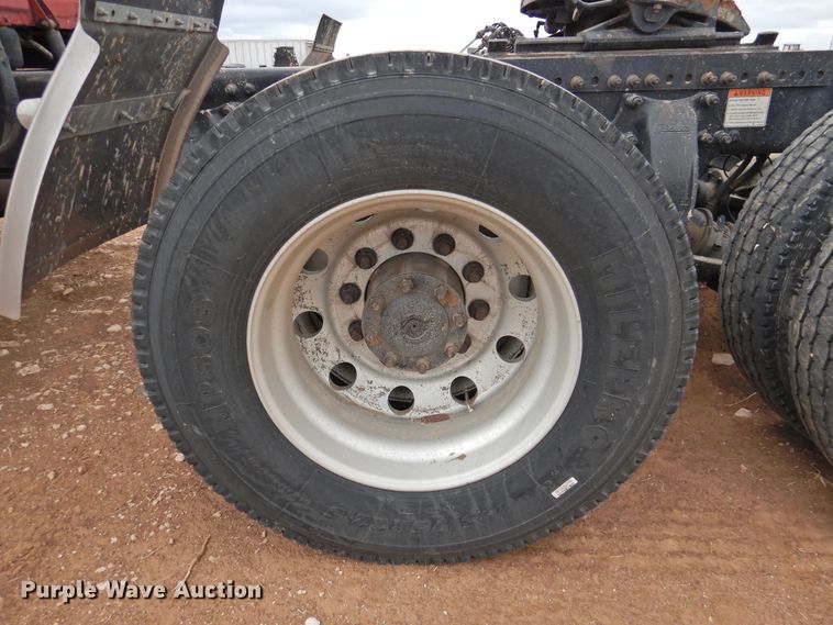 image for item DJ8327 2012 Freightliner Cascadia 125  semi truck