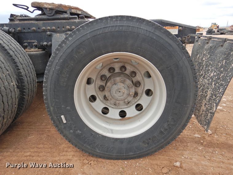 image for item DJ8327 2012 Freightliner Cascadia 125  semi truck