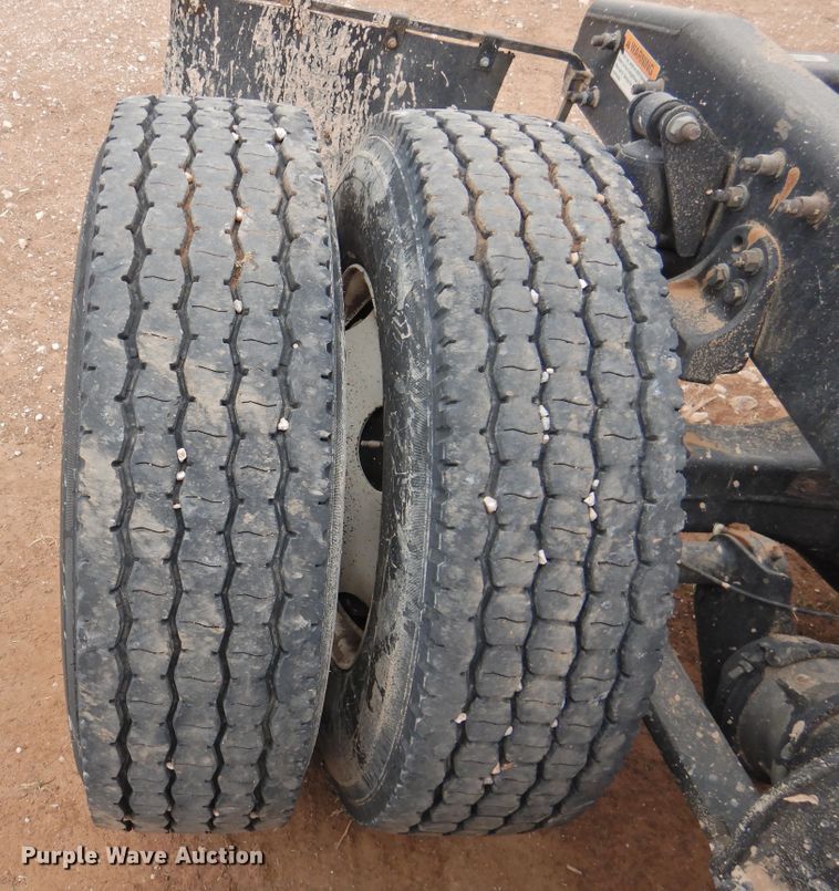 image for item DJ8327 2012 Freightliner Cascadia 125  semi truck