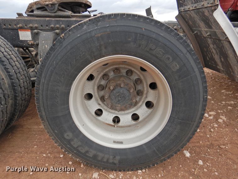 image for item DJ8327 2012 Freightliner Cascadia 125  semi truck