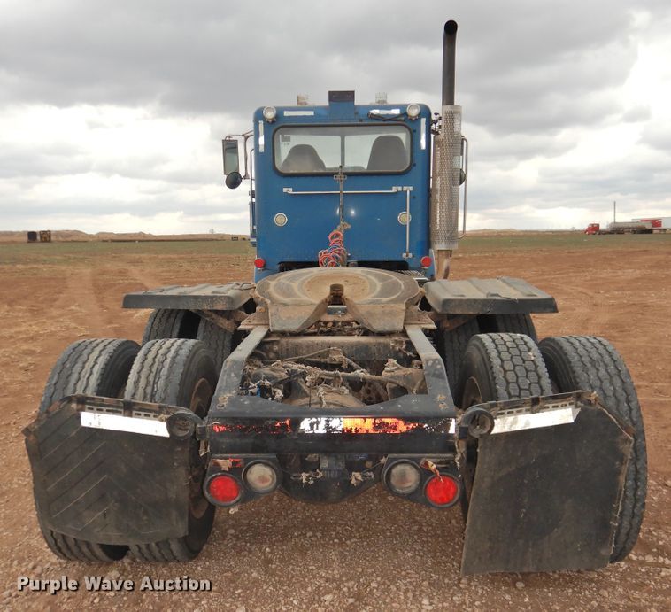 image for item DJ8328 2011 Peterbilt 367  semi truck