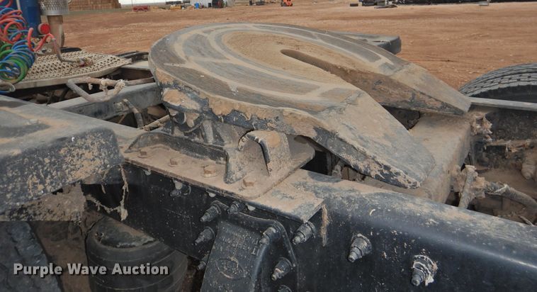 image for item DJ8328 2011 Peterbilt 367  semi truck