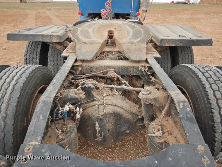 image for item DJ8328 2011 Peterbilt 367  semi truck