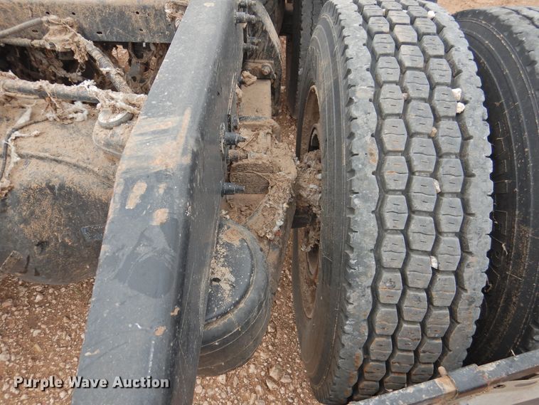 image for item DJ8328 2011 Peterbilt 367  semi truck