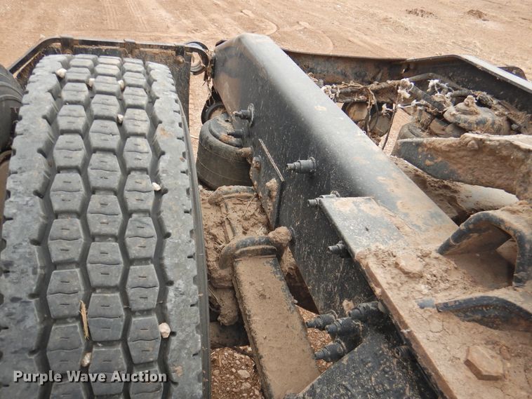 image for item DJ8328 2011 Peterbilt 367  semi truck