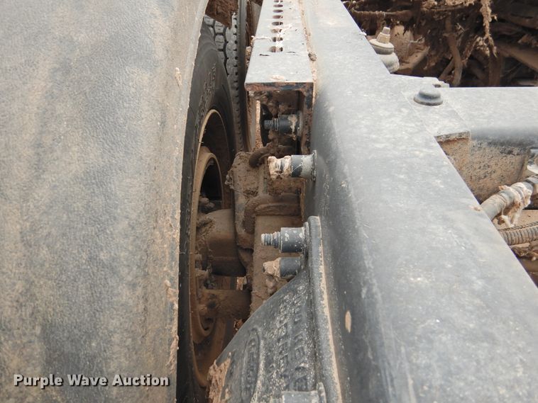 image for item DJ8328 2011 Peterbilt 367  semi truck