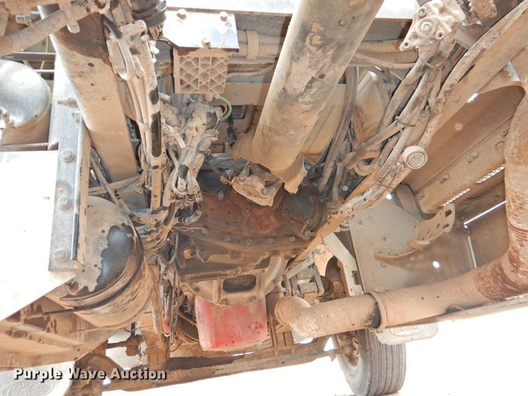 image for item DJ8328 2011 Peterbilt 367  semi truck