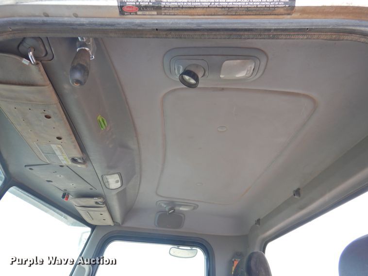 image for item DJ8328 2011 Peterbilt 367  semi truck