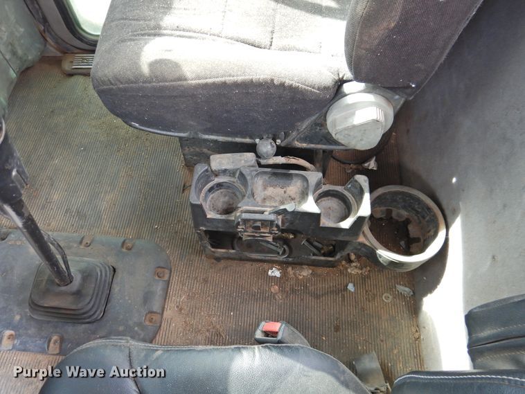 image for item DJ8328 2011 Peterbilt 367  semi truck