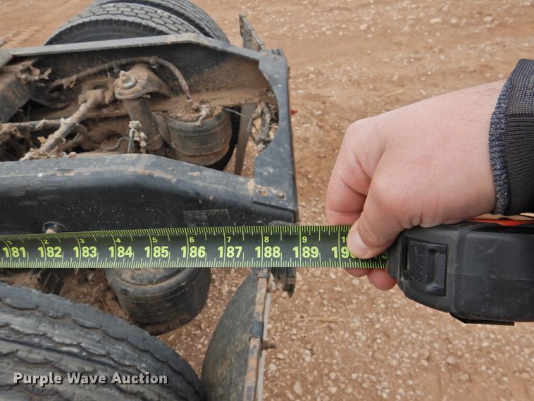 image for item DJ8328 2011 Peterbilt 367  semi truck