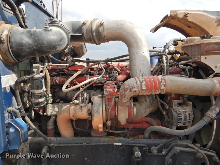 image for item DJ8328 2011 Peterbilt 367  semi truck