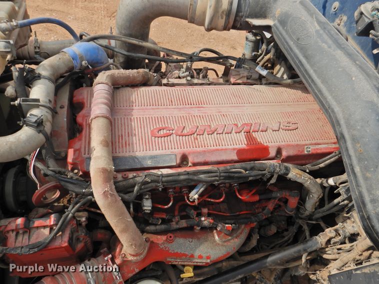 image for item DJ8328 2011 Peterbilt 367  semi truck