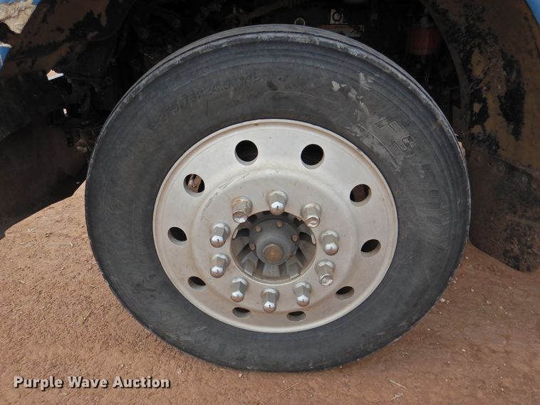 image for item DJ8328 2011 Peterbilt 367  semi truck