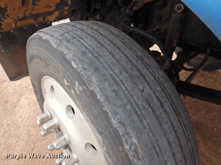 image for item DJ8328 2011 Peterbilt 367  semi truck