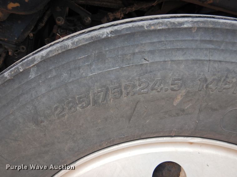 image for item DJ8328 2011 Peterbilt 367  semi truck