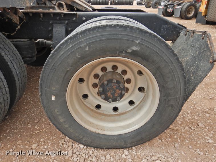 image for item DJ8328 2011 Peterbilt 367  semi truck