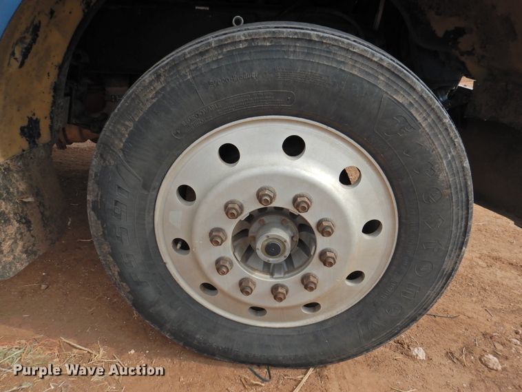 image for item DJ8328 2011 Peterbilt 367  semi truck