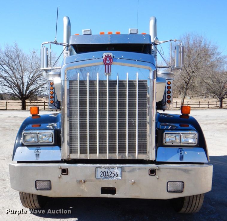 image for item DJ8672 2009 Kenworth W900  semi truck