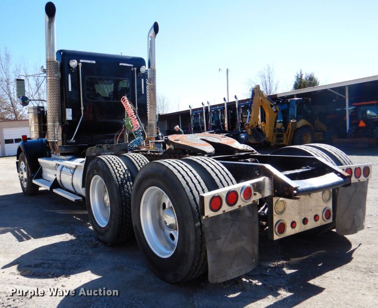 image for item DJ8672 2009 Kenworth W900  semi truck