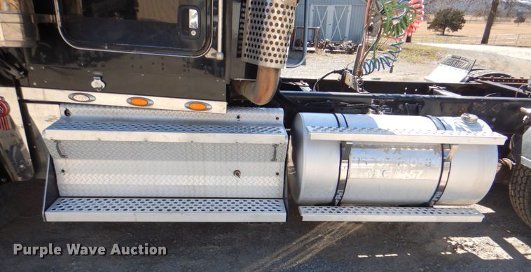 image for item DJ8672 2009 Kenworth W900  semi truck