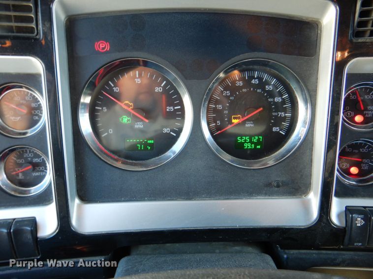 image for item DJ8672 2009 Kenworth W900  semi truck