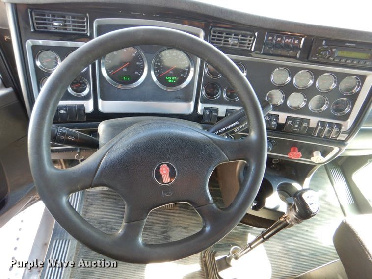 image for item DJ8672 2009 Kenworth W900  semi truck