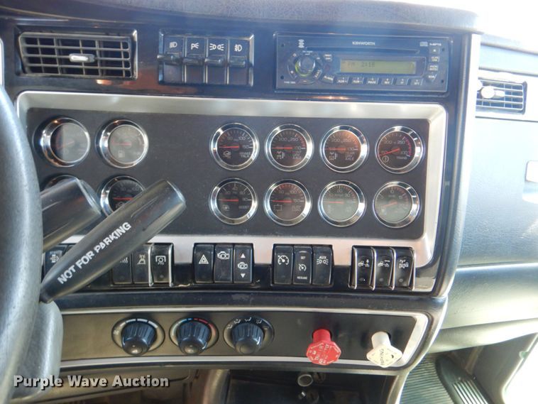 image for item DJ8672 2009 Kenworth W900  semi truck