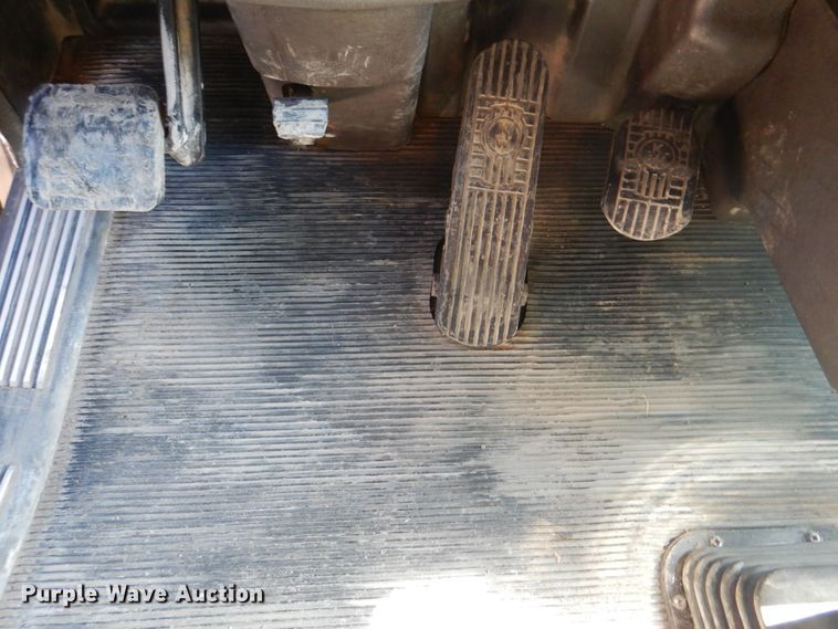 image for item DJ8672 2009 Kenworth W900  semi truck