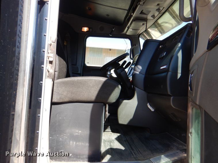 image for item DJ8672 2009 Kenworth W900  semi truck