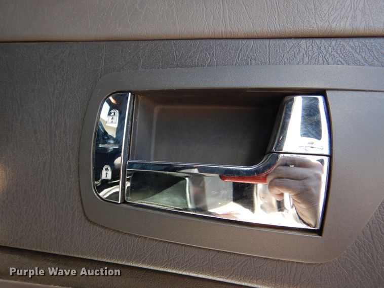 image for item DJ8672 2009 Kenworth W900  semi truck