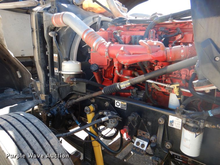 image for item DJ8672 2009 Kenworth W900  semi truck