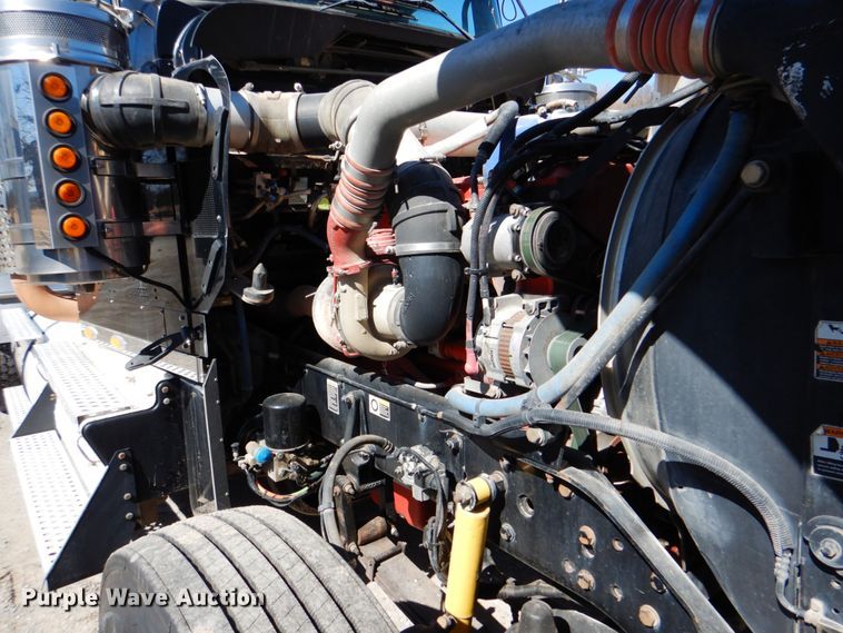 image for item DJ8672 2009 Kenworth W900  semi truck