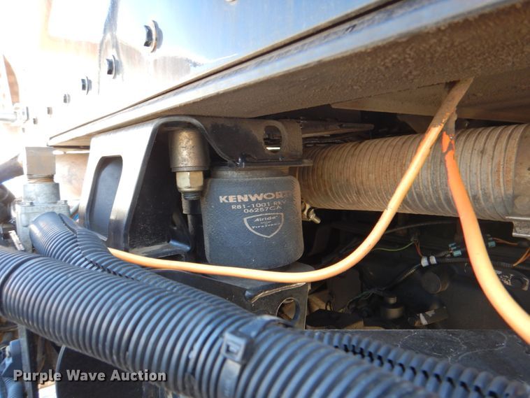 image for item DJ8672 2009 Kenworth W900  semi truck